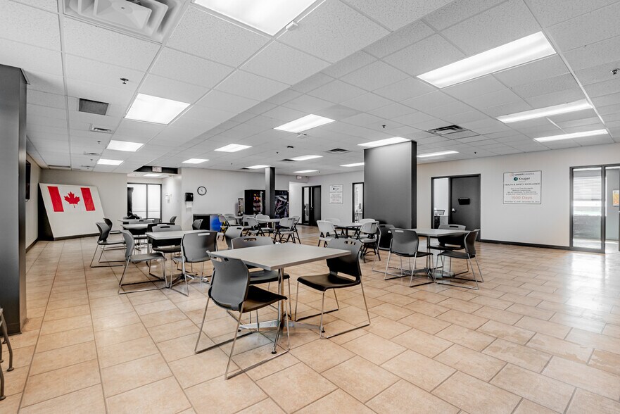 More Photos Of 999 Boundary Rd, Oshawa Warehouse For Lease