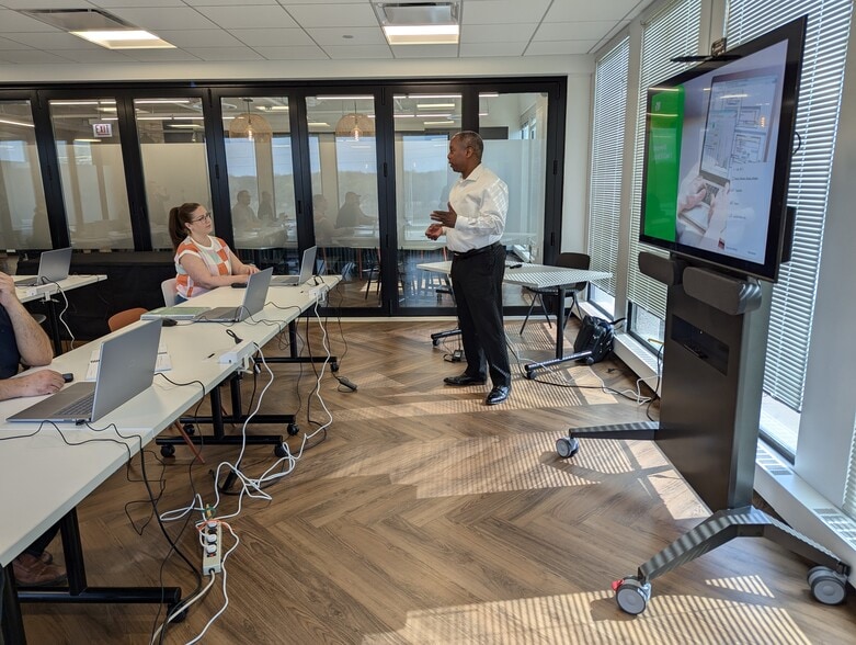 More Photos Of 1701 Golf Rd, Rolling Meadows Coworking Space