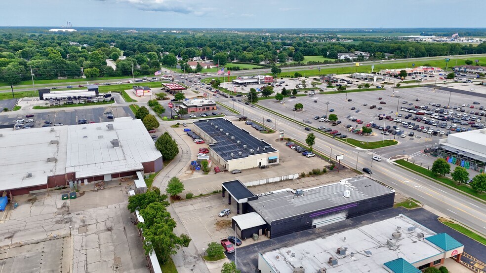 More Photos Of 2979 Lindbergh Blvd, Springfield Storefront Retail Office For Lease
