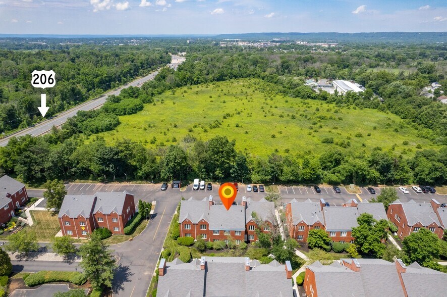 More Photos Of 821-824 Courtyard Dr, Hillsborough Office For Lease