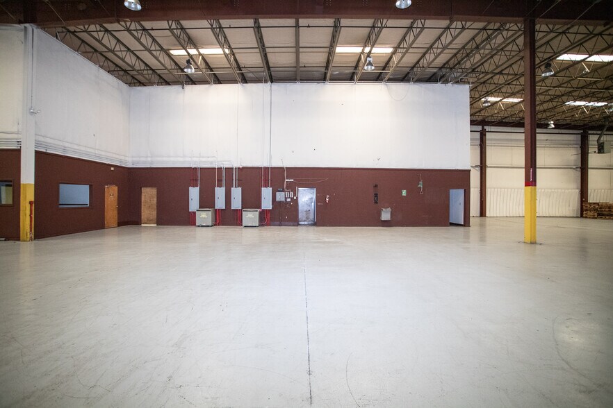 More Photos Of 80 American Wy, Natural Bridge Station Industrial For Lease