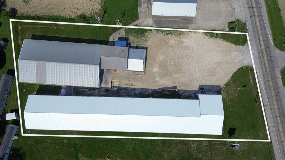 More Photos Of 1303 W Chestnut St, Union City Warehouse For Lease