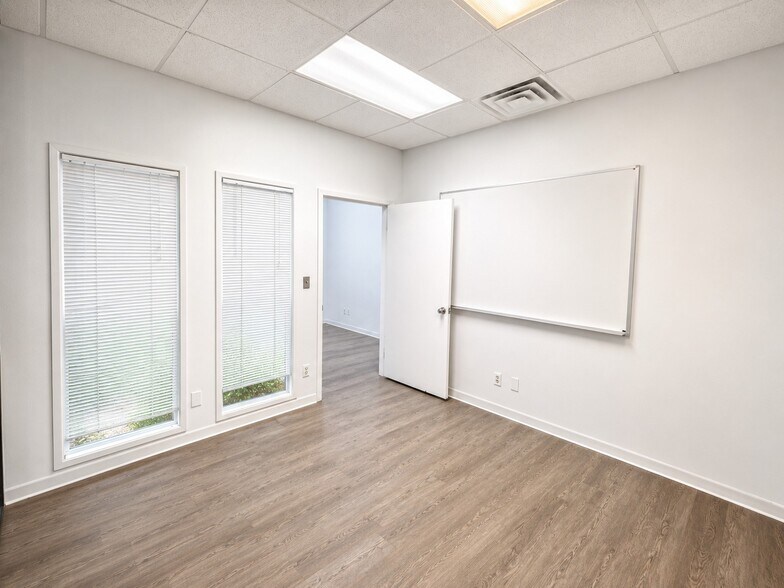 More Photos Of 8500 Shoal Creek Blvd, Austin Medical For Lease