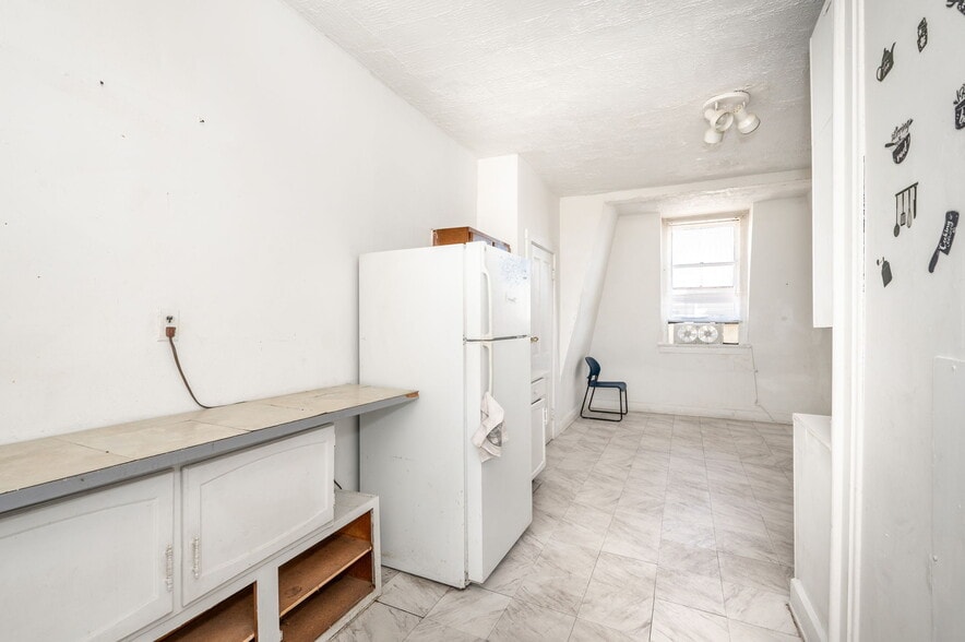 More Photos Of 6017-6019 Vine St, Cincinnati General Retail For Sale