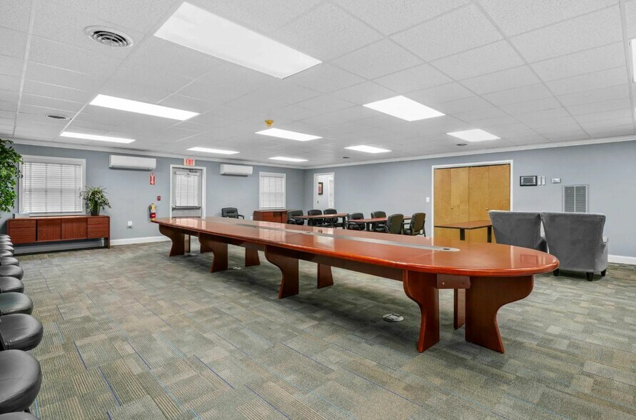 More Photos Of 47332 Thomas Rowe Ln, Lexington Park Office For Lease