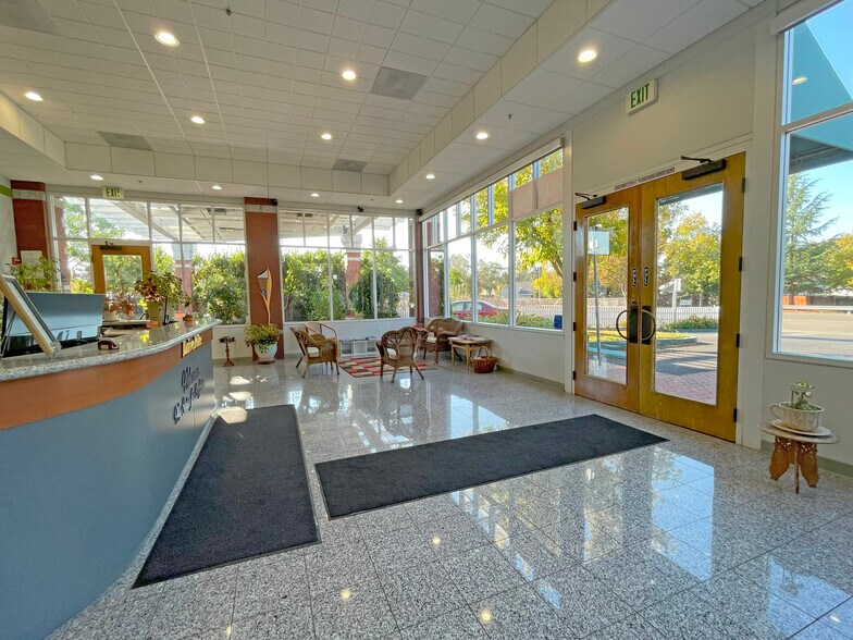 More Photos Of 9670 Old Redwood Hwy, Windsor Service For Sale