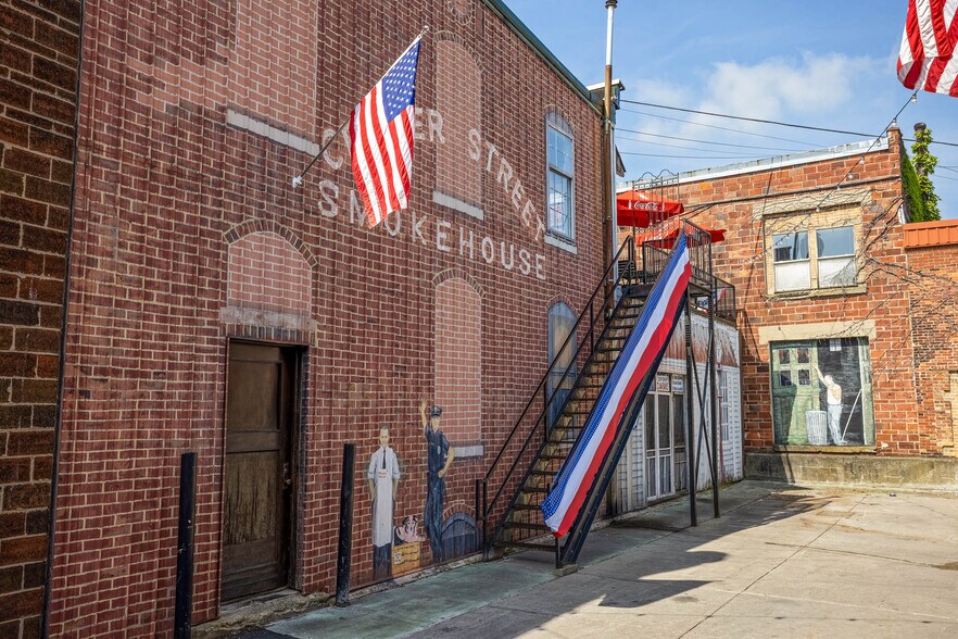 More Photos Of 20 Center St, Batavia Restaurant For Sale