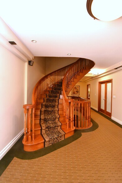 More Photos Of 972 Youngstown Kingsville Rd, Vienna Office For Sale