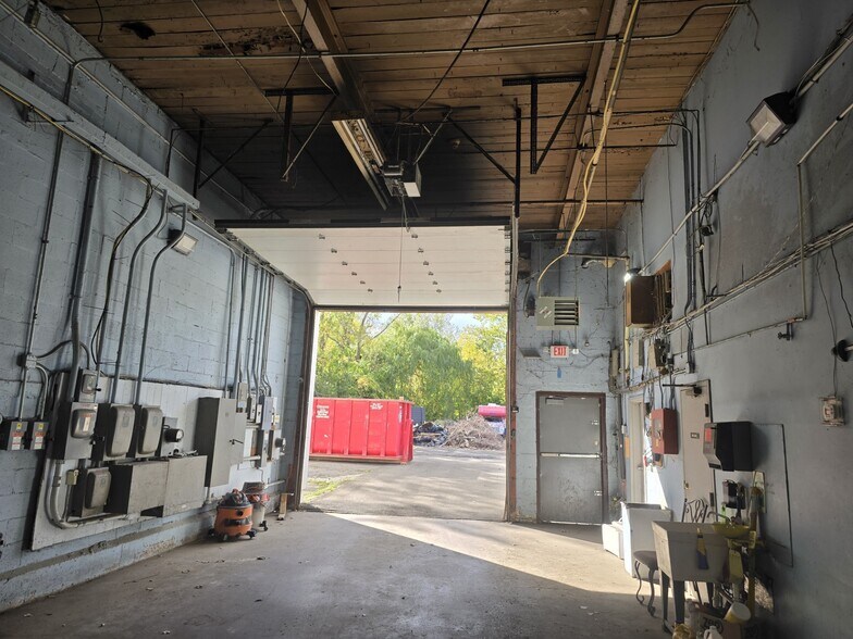 More Photos Of 2103 MacKenna Ave, Niagara Falls Warehouse For Sale
