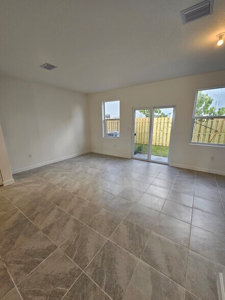 More Photos Of 1148 SE 2nd St, Homestead Apartments For Sale