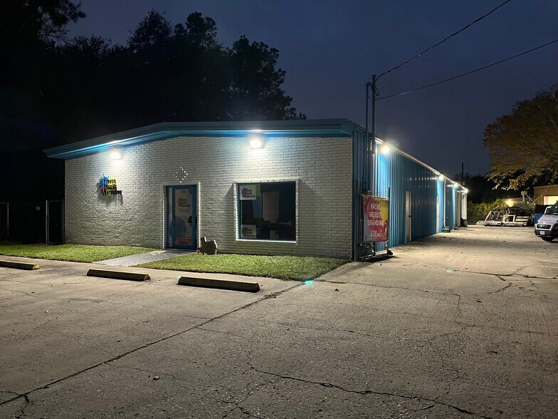 More Photos Of 1010 Rayford Rd, Spring Warehouse For Sale