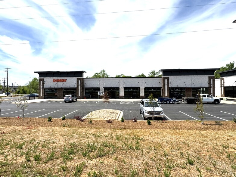 Primary Photo Of 5696 W Gate City Blvd, Greensboro Supermarket For Lease