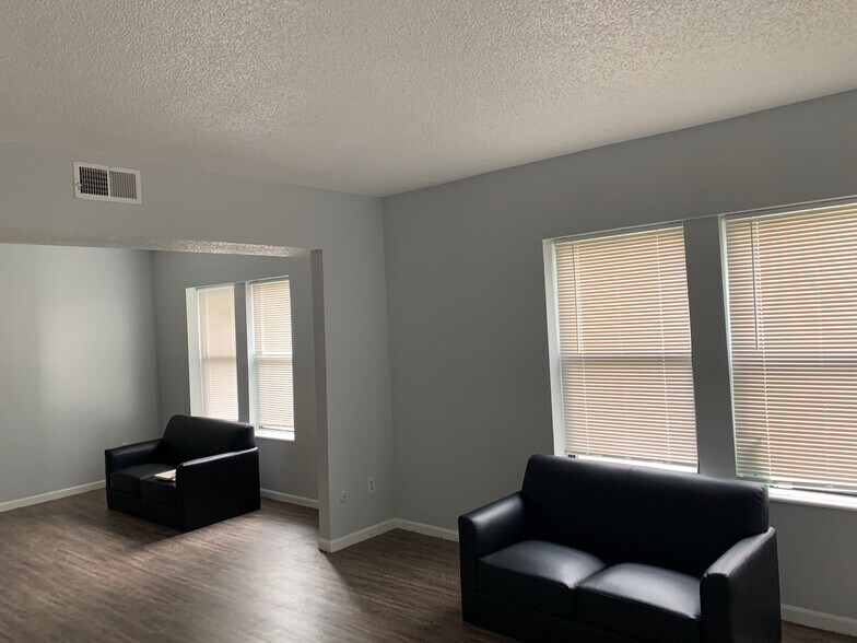 More Photos Of 2713-2715 Benton Blvd, Kansas City Apartments For Sale