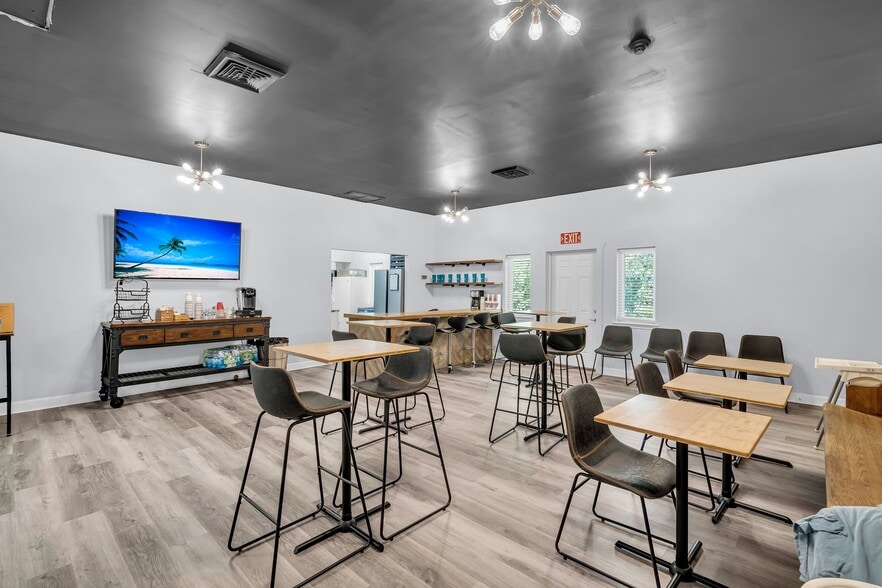 More Photos Of 3587 N Highway 17, Mount Pleasant Religious Facility For Sale