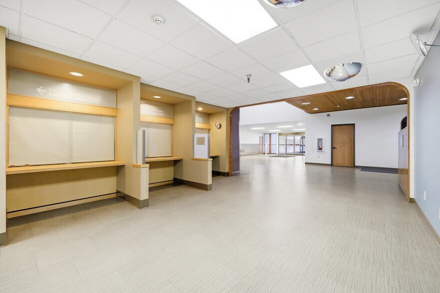 More Photos Of 500 NE Lilly Rd, Olympia Medical For Lease