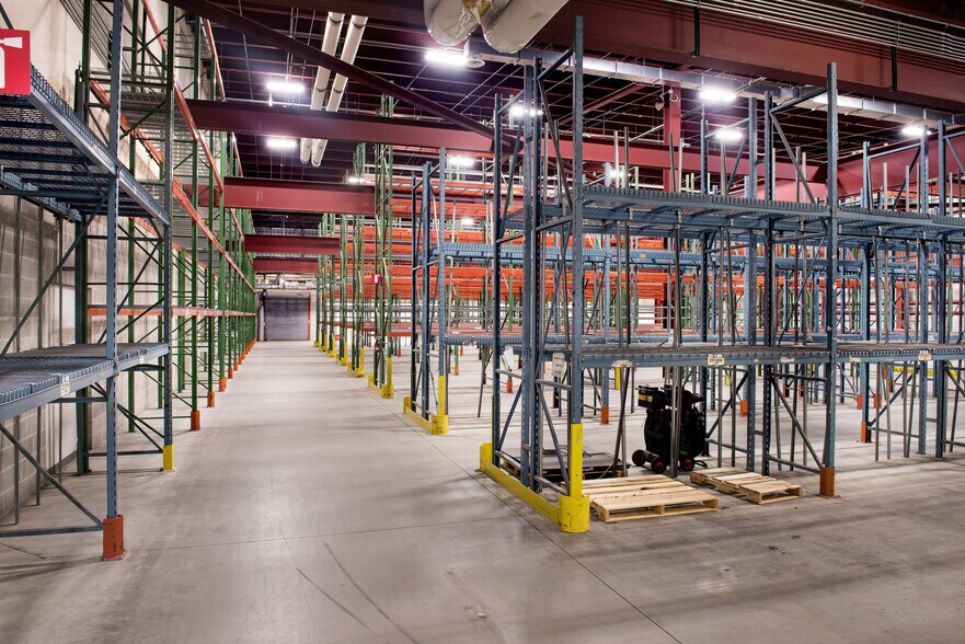 More Photos Of 2900 37th St, Rochester Warehouse For Lease