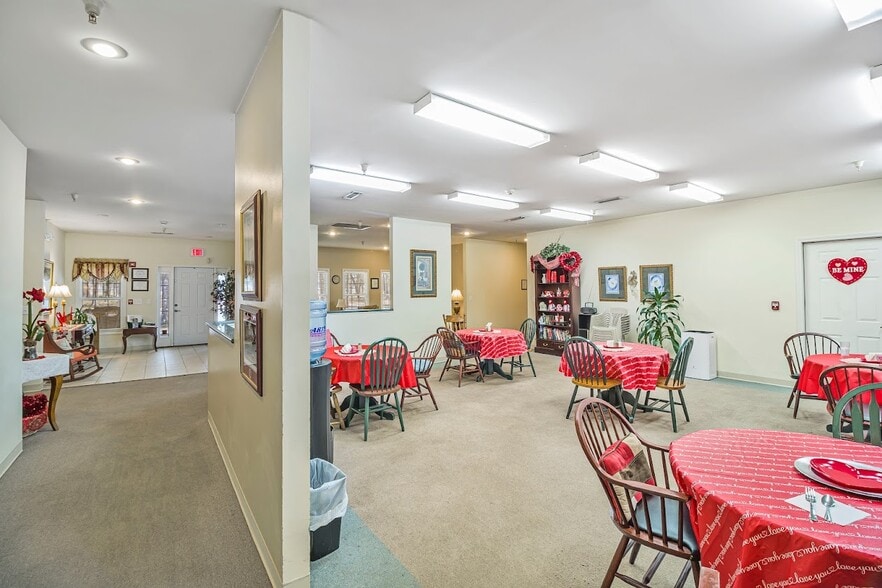 More Photos Of 100 W Lake Professional Park, Geneva Apartments For Sale