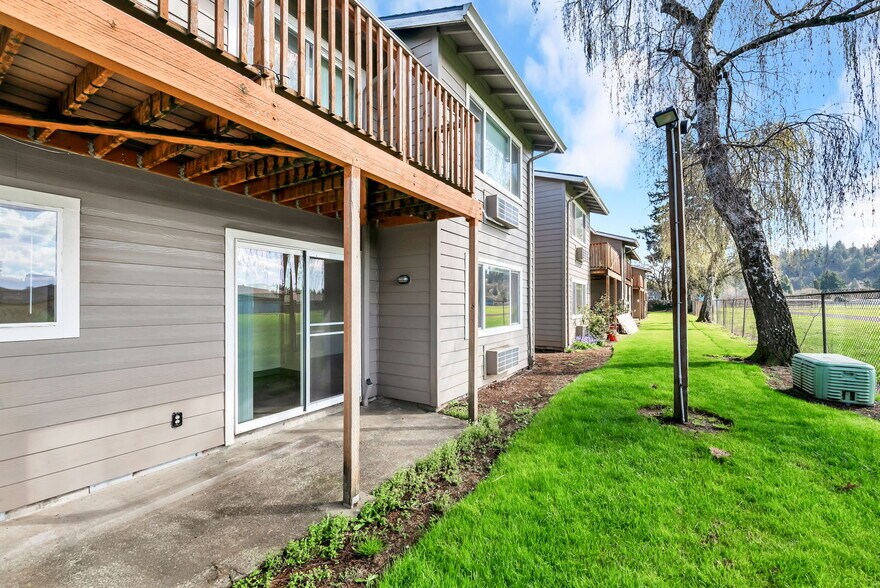 More Photos Of 17726 SE Division St, Portland Apartments For Sale