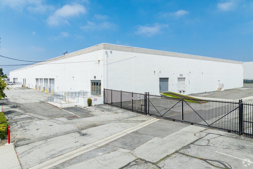 More Photos Of 15245-15325 E Stafford St, City of Industry Warehouse For Sale