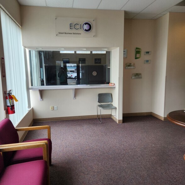 More Photos Of 5300 MacArthur Blvd, Vancouver Office For Lease