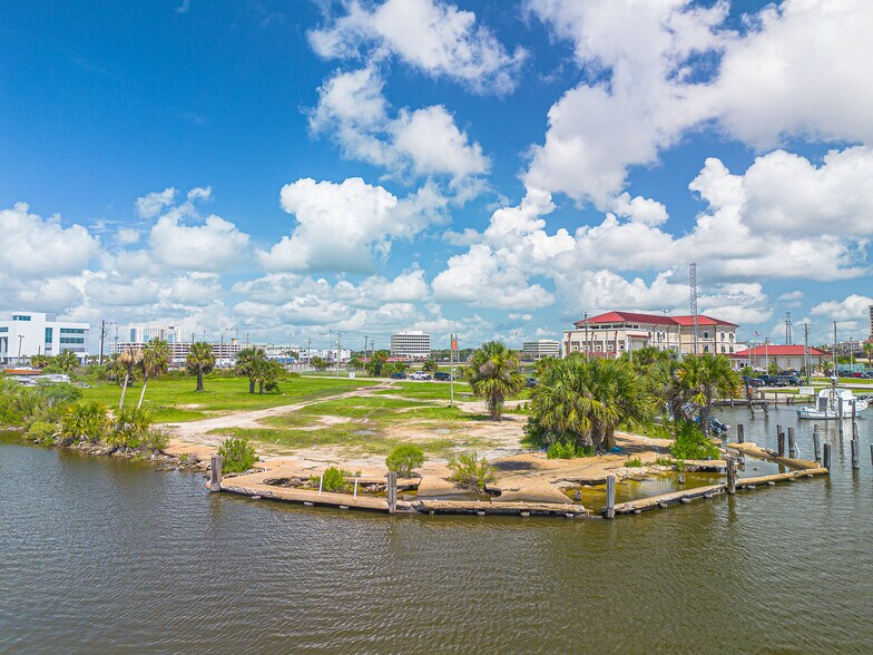More Photos Of 890 23rd St, Gulfport Land For Sale