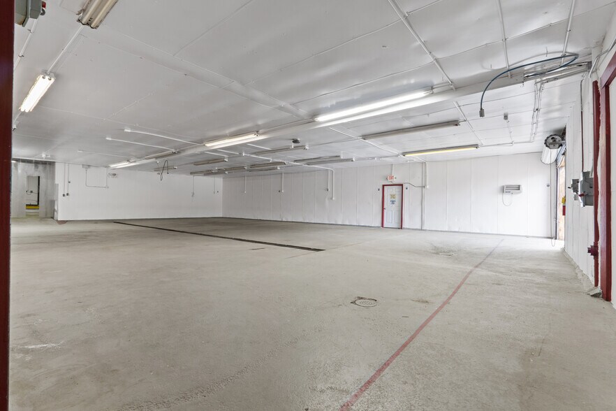 More Photos Of 25 Word St, Fairburn Warehouse For Sale