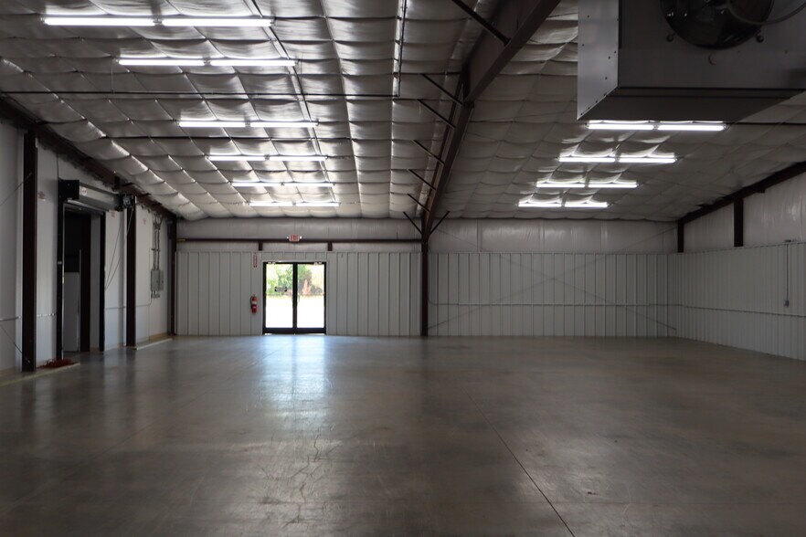 More Photos Of 5766 W US Highway 421, Wilkesboro Warehouse For Lease