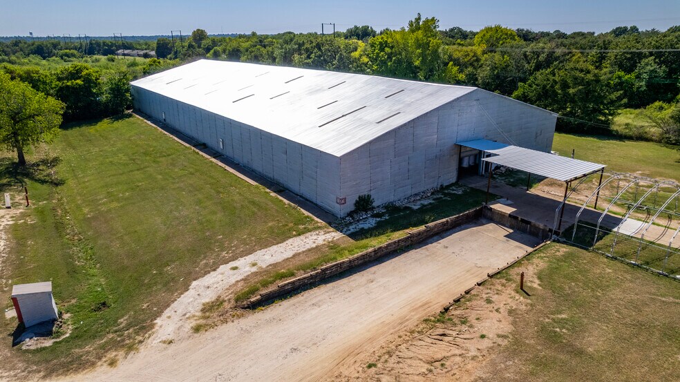 More Photos Of 401 Hardy Ave, Corsicana Warehouse For Lease