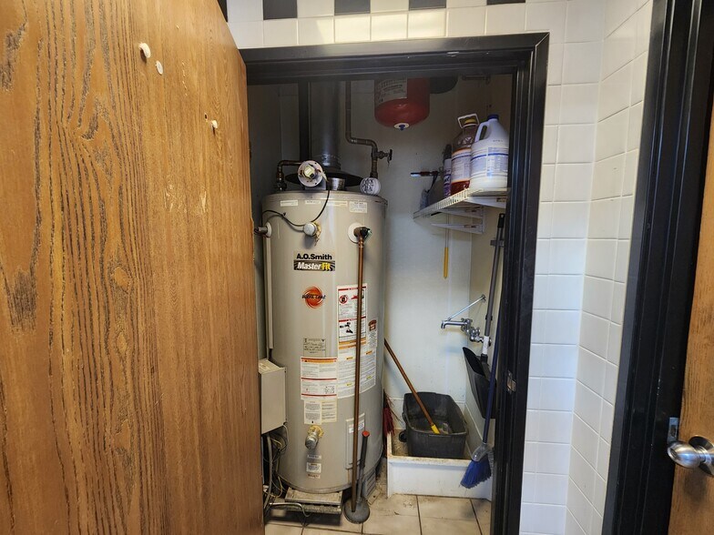 More Photos Of 1350-1500 S Lapeer Rd, Oxford Unknown For Lease