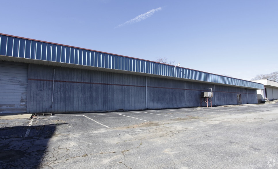More Photos Of 807 Liberty Dr, Easley Warehouse For Lease