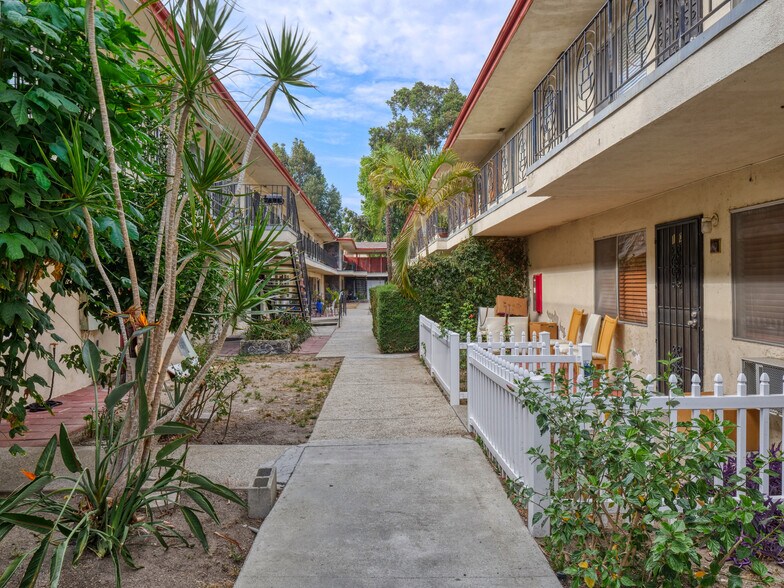 More Photos Of 10707 New Haven St, Sun Valley Apartments For Sale