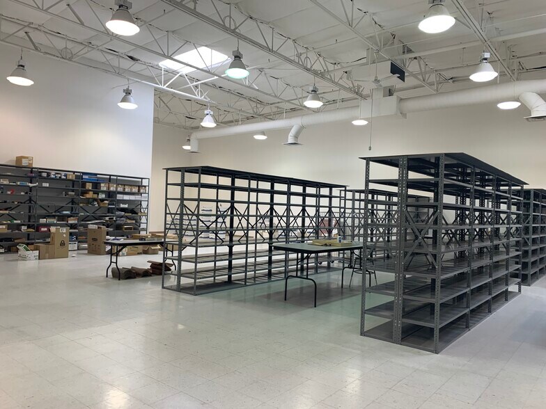 More Photos Of 18 TV 5 Dr, Henderson Warehouse For Sale