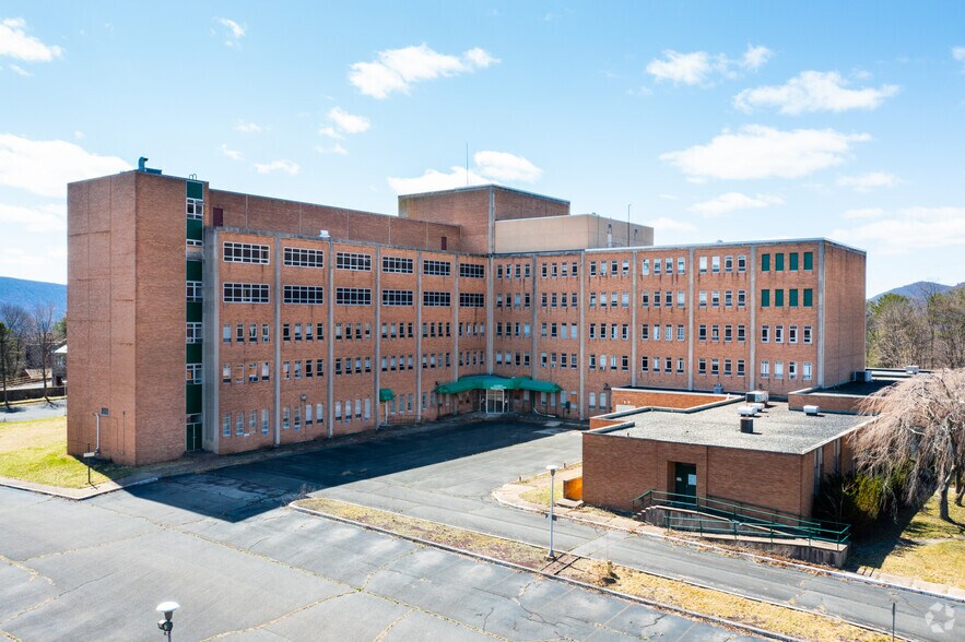 More Photos Of 101 Broad St, Ashland Hospital For Sale