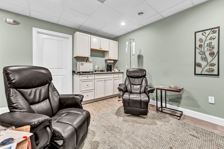 More Photos Of 6576 E Quaker St, Orchard Park Freestanding For Sale