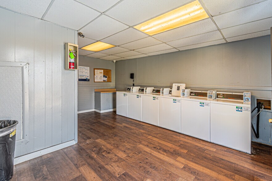 More Photos Of 450 E Hurst Blvd, Hurst Apartments For Sale