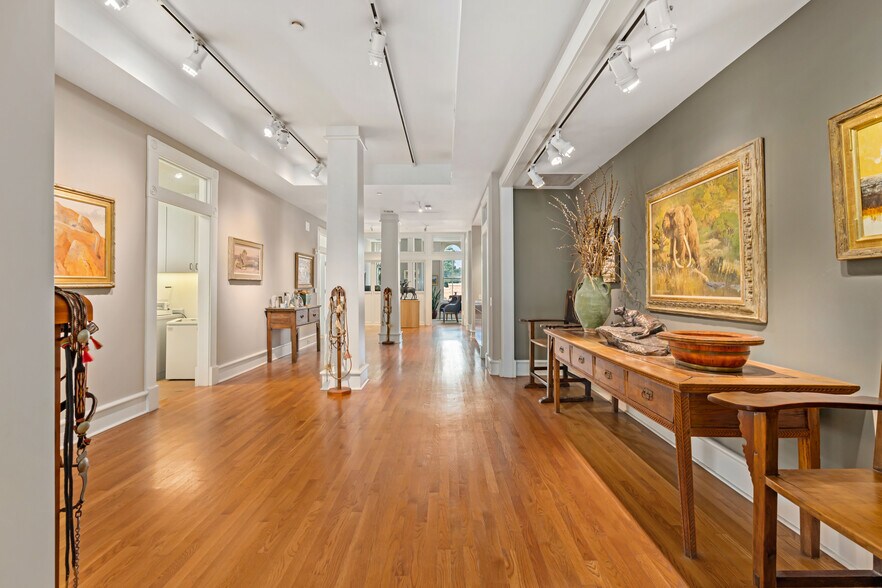 More Photos Of 309 E Commerce St, San Antonio Office For Lease