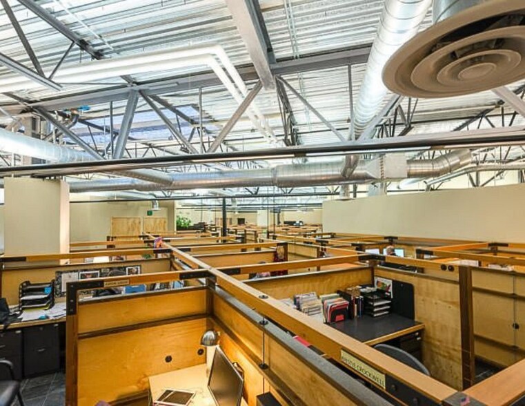 More Photos Of 25820 Highway 2, Sandpoint Flex For Lease