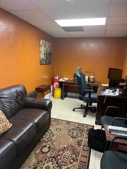 More Photos Of 575 7th St, Beaumont Office For Sale