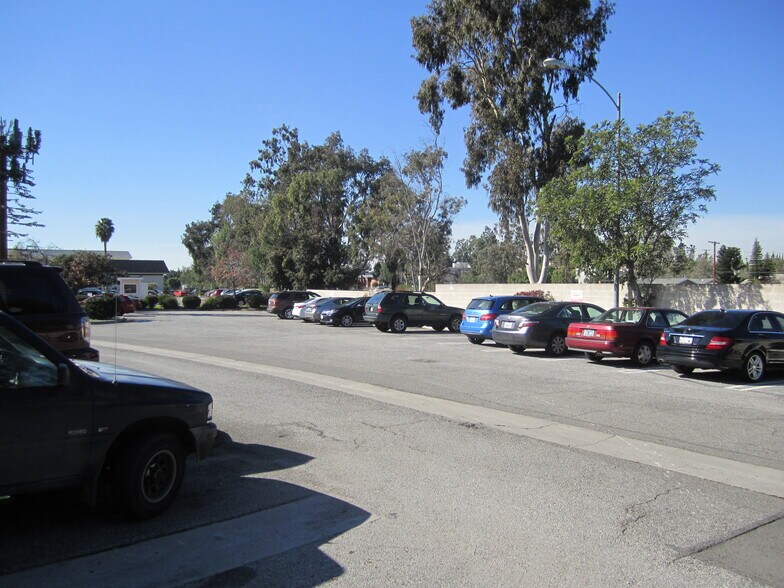 More Photos Of 10451-10463 W Jefferson Blvd, Culver City Warehouse For Lease