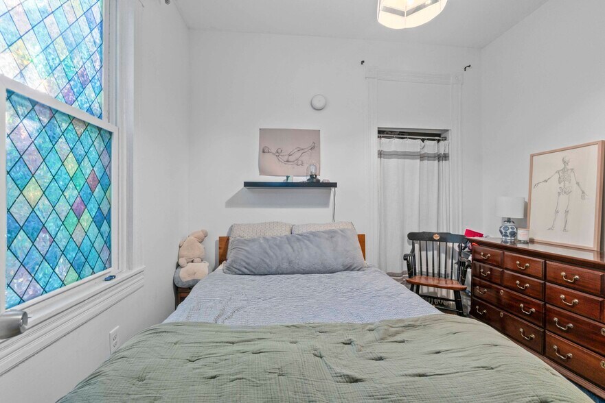 More Photos Of 5011 Roland Ave, Baltimore Apartments For Sale