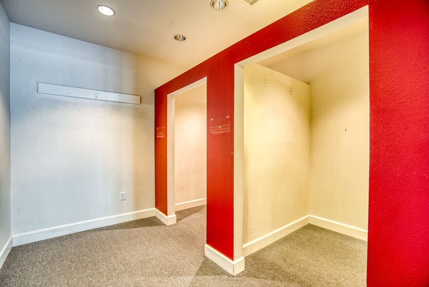 More Photos Of 7075 N West Ave, Fresno Freestanding For Lease