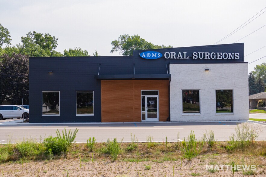 More Photos Of 414 Main St NW, Elk River Medical For Sale
