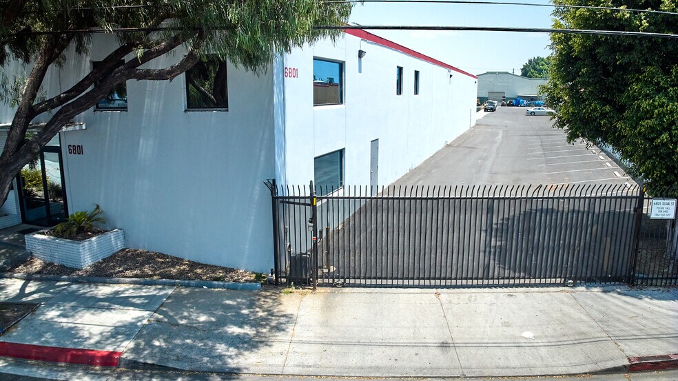 More Photos Of 6801 Suva St, Bell Gardens Distribution For Sale