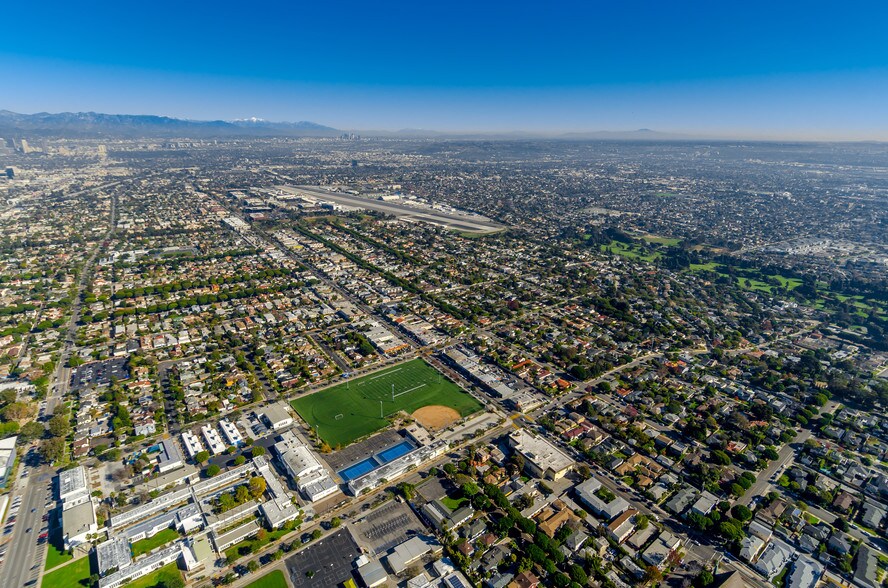 More Photos Of 1624-1626 Ocean Park Blvd, Santa Monica Unknown For Lease