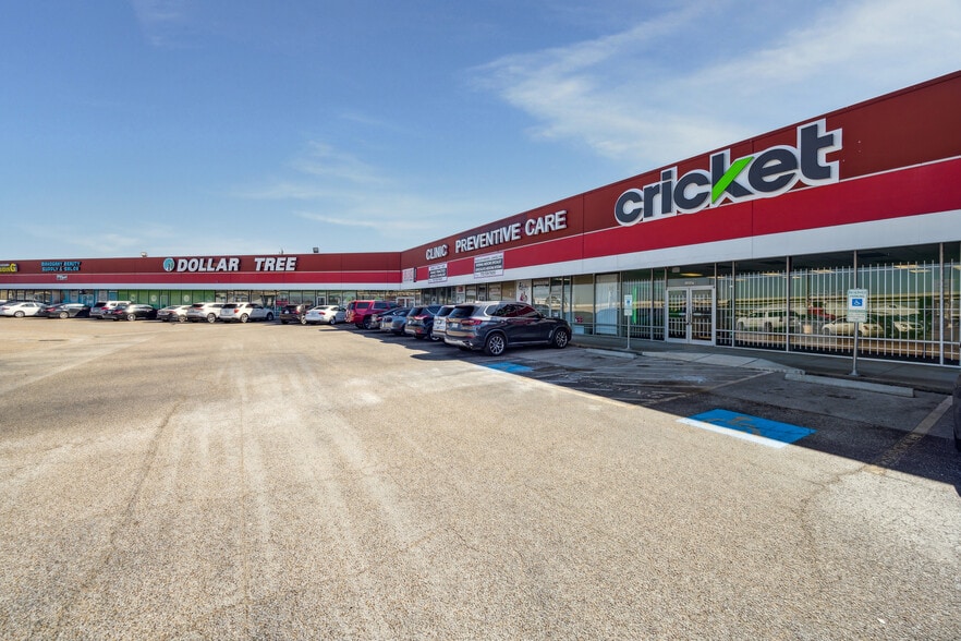 More Photos Of 12309-12367 S Main St, Houston Land For Lease