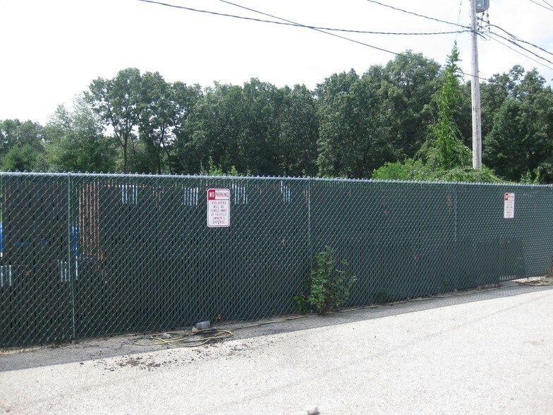 More Photos Of 241 Kuniholm Dr, Holliston Light Distribution For Lease