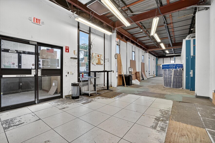 More Photos Of 74 Brookside Ave, Chester General Retail For Lease