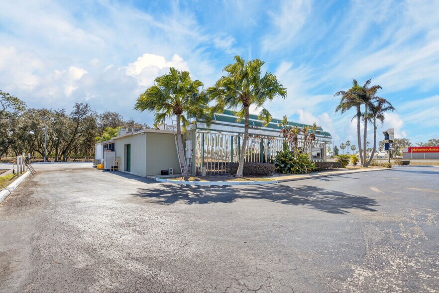 More Photos Of 4040 US Highway 27 S, Sebring Restaurant For Lease