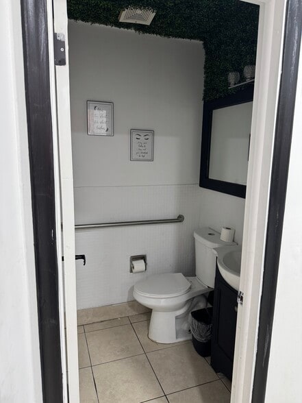 More Photos Of 9834-9850 Sandalfoot Blvd, Boca Raton General Retail For Sale