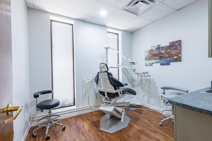 More Photos Of 361 N Marietta Pky NE, Marietta Medical For Sale